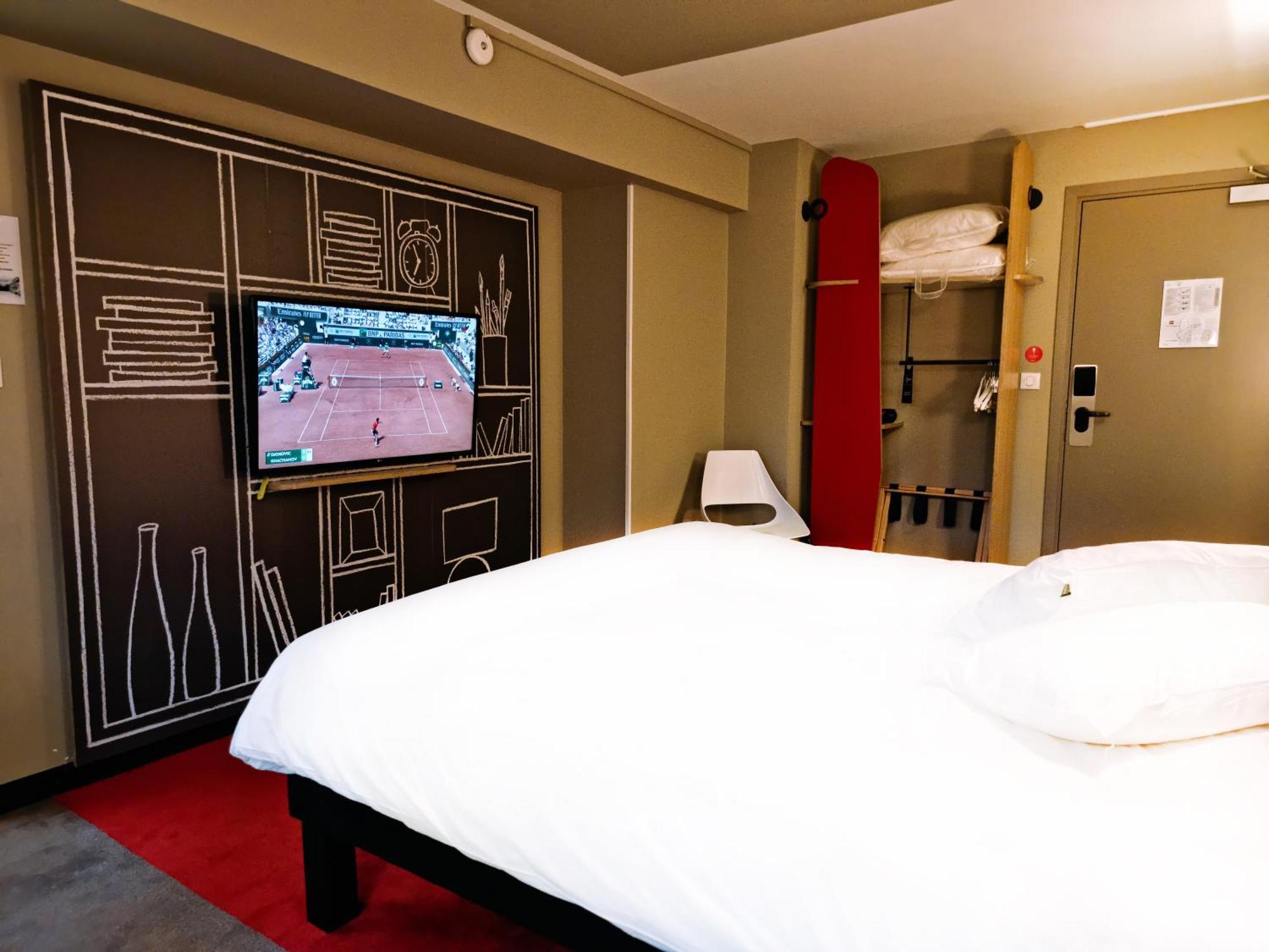 ไอบิส ก็อง ปอร์ต ด็องเกลแตร์ Hotel ภายนอก รูปภาพ