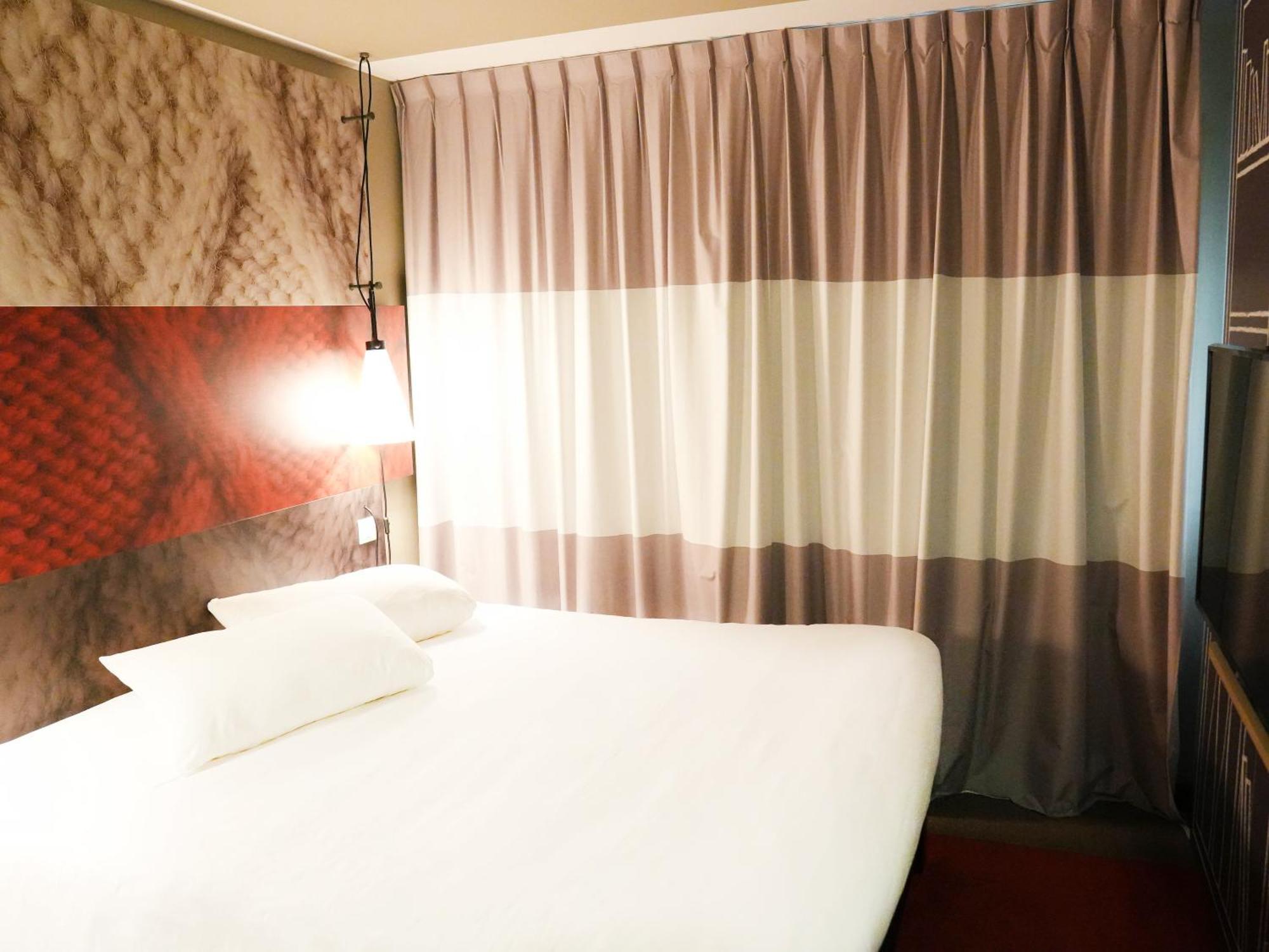 ไอบิส ก็อง ปอร์ต ด็องเกลแตร์ Hotel ภายนอก รูปภาพ