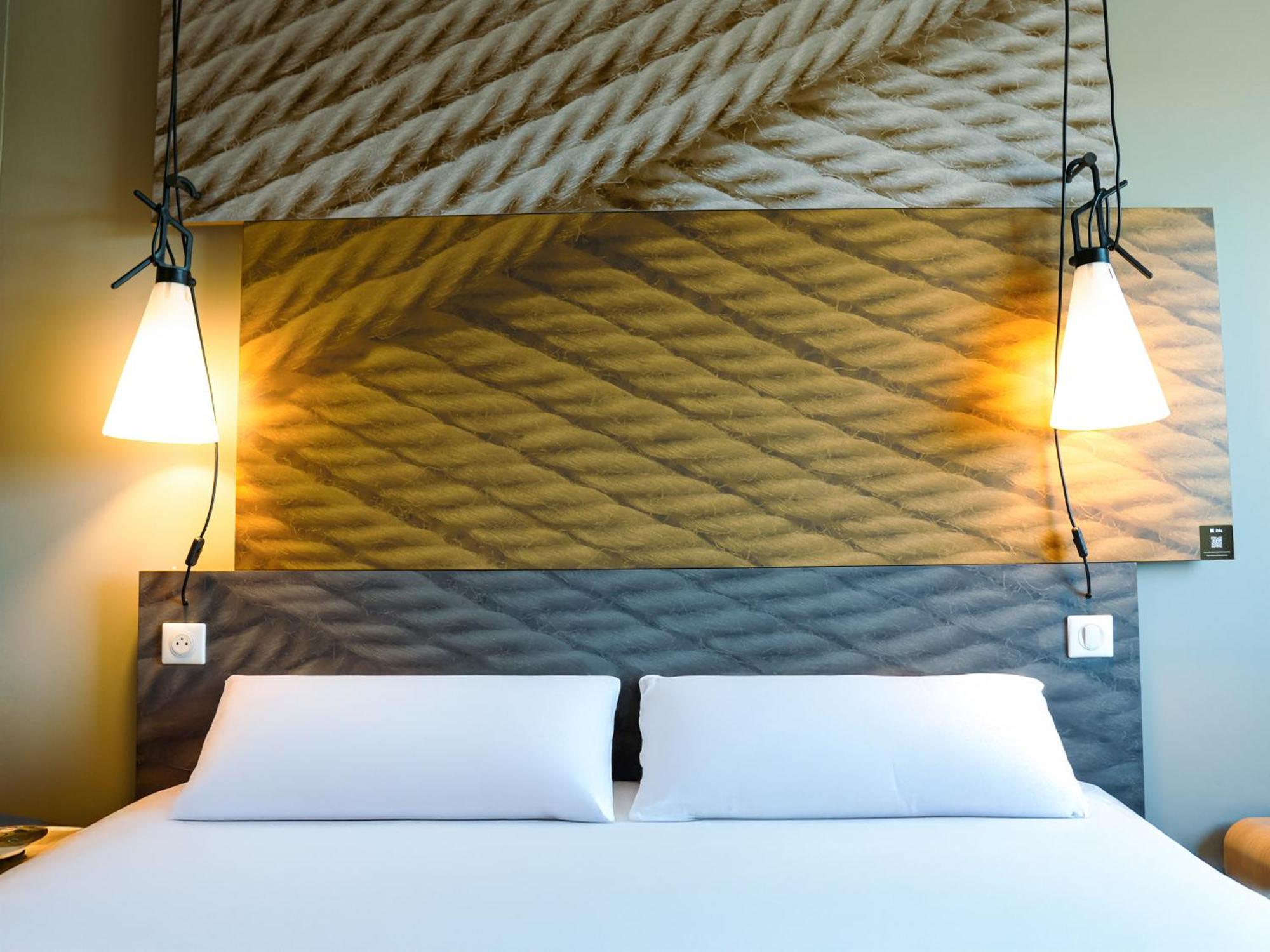 ไอบิส ก็อง ปอร์ต ด็องเกลแตร์ Hotel ภายนอก รูปภาพ